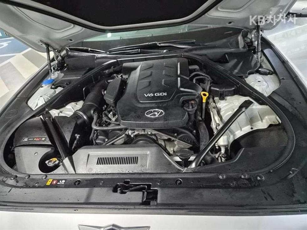 Hyundai GenesisDHG330 Premium AWD - 19