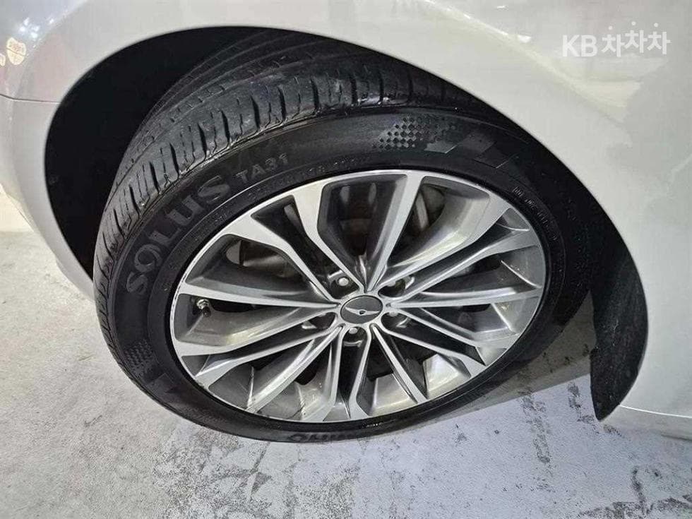 Hyundai GenesisDHG330 Premium AWD - 20