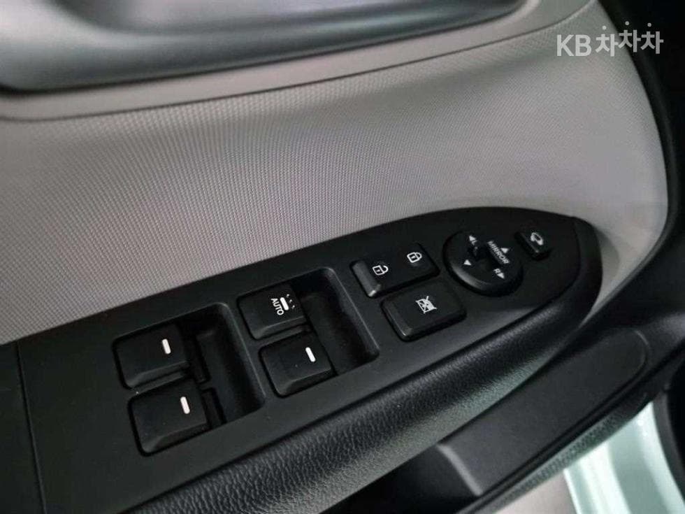 Kia Ray (van)1.0 Gasoline Luxury - 12