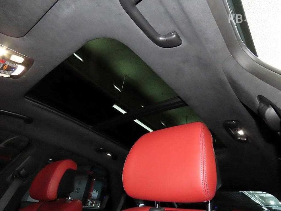 Genesis GV70Gasoline 2.5T AWD - 14