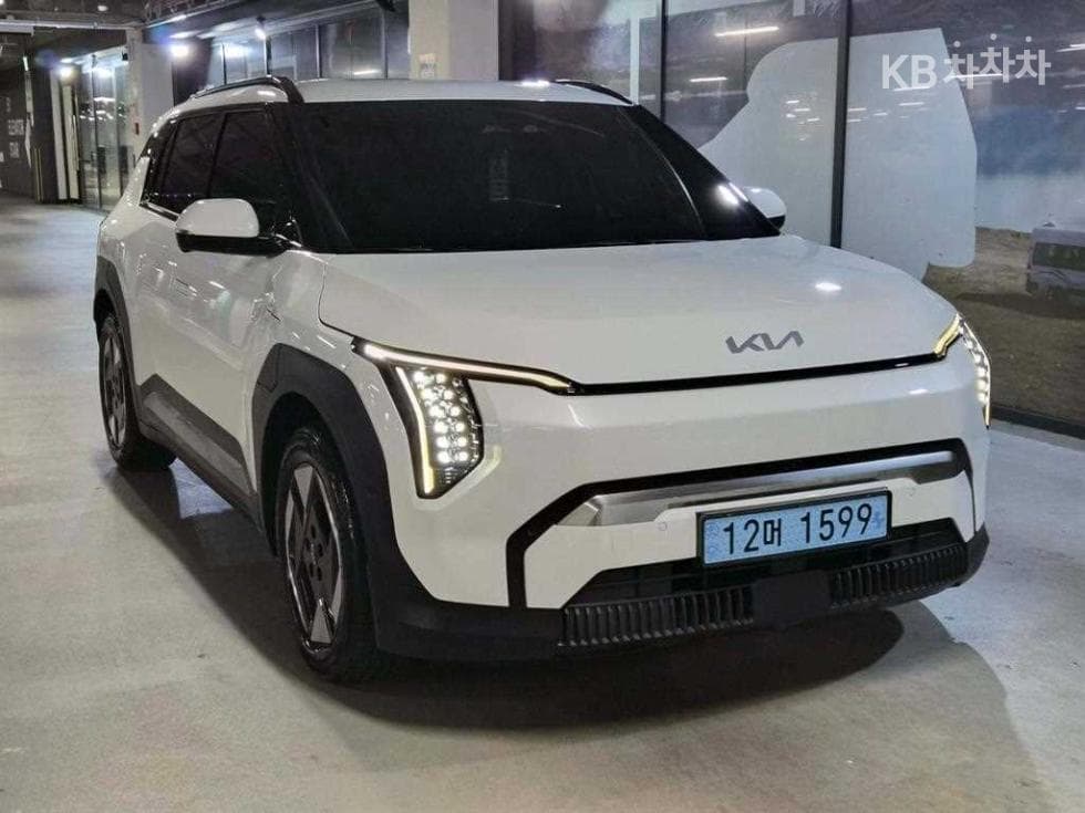 Kia EV3 Long Range 2WD 어스 - Image 1