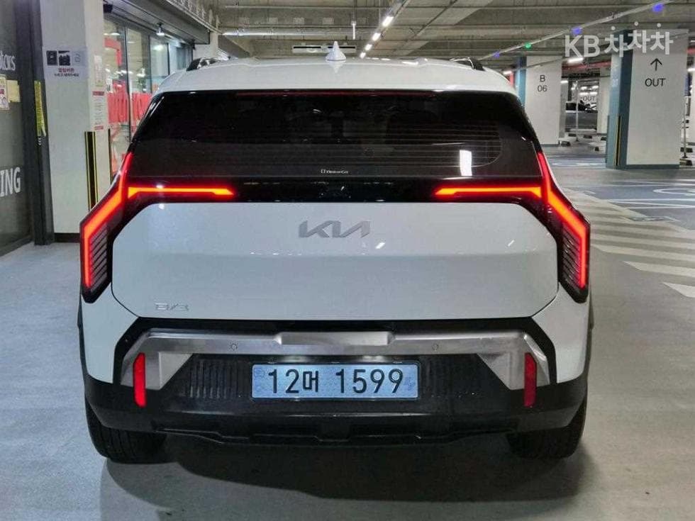 Kia EV3Long Range 2WD 어스 - 5