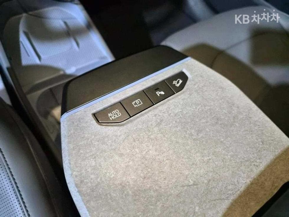 Kia EV3Long Range 2WD 어스 - 15