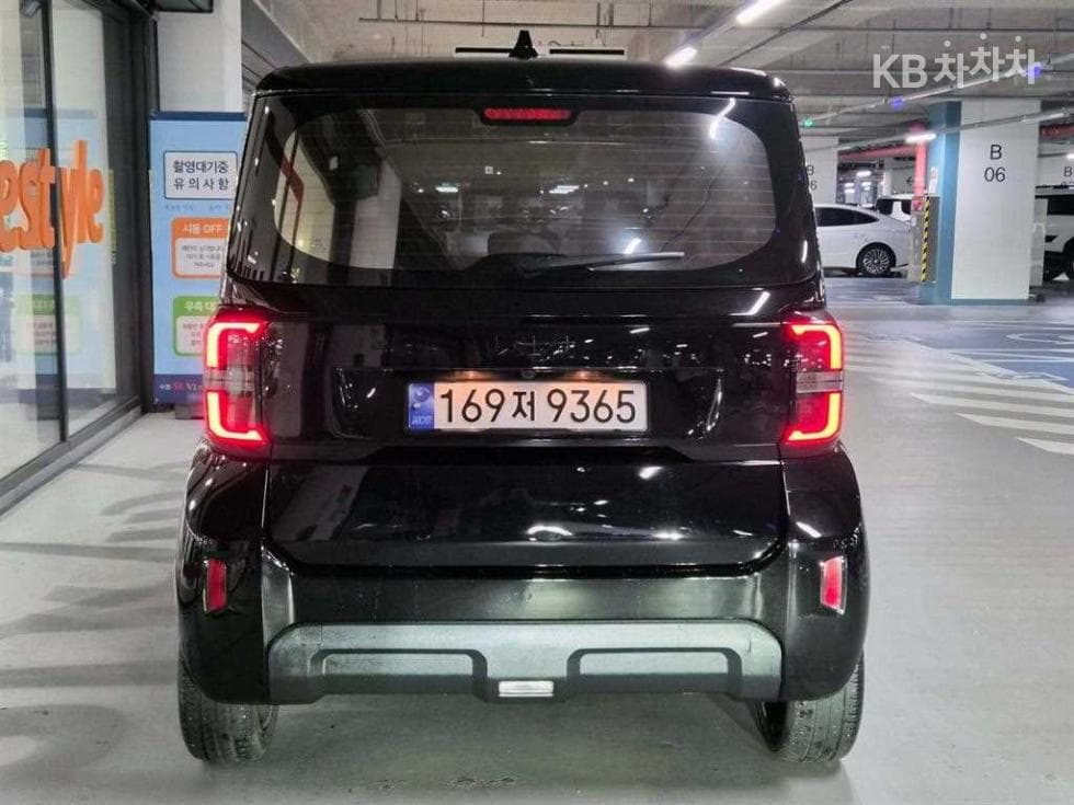 Kia The New (facelift) Kia Ray (van)1.0 Gasoline Signature - 5