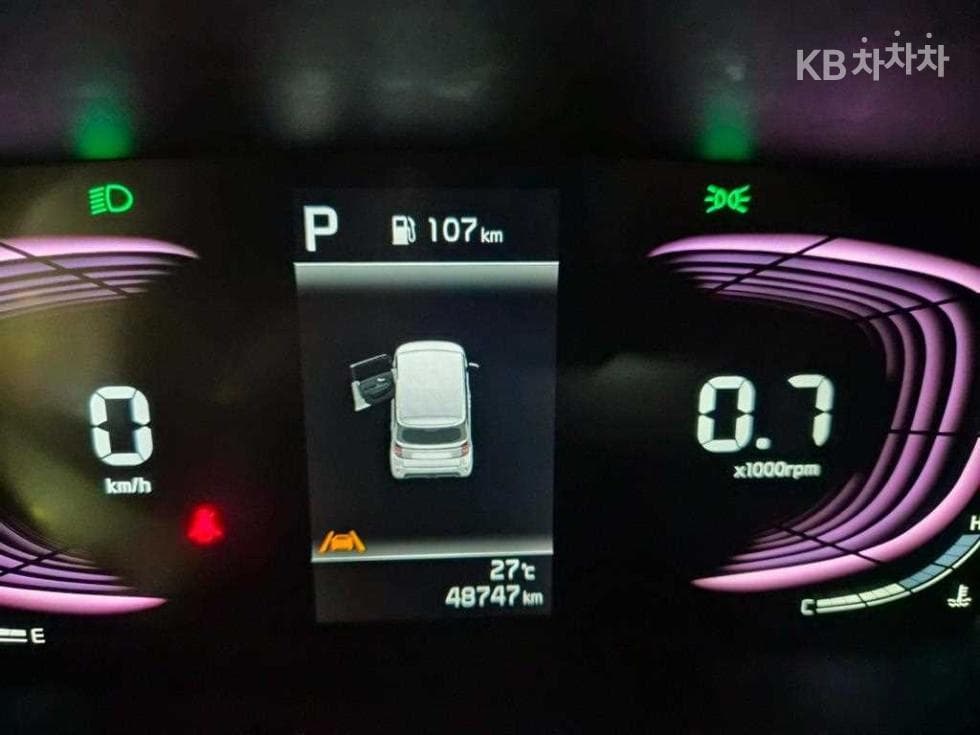 Kia The New (facelift) Kia Ray (van)1.0 Gasoline Signature - 9