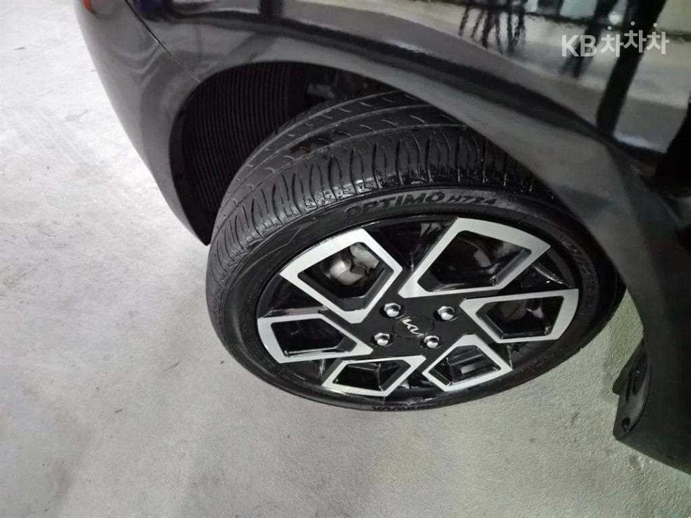 Kia The New (facelift) Kia Ray (van)1.0 Gasoline Signature - 20