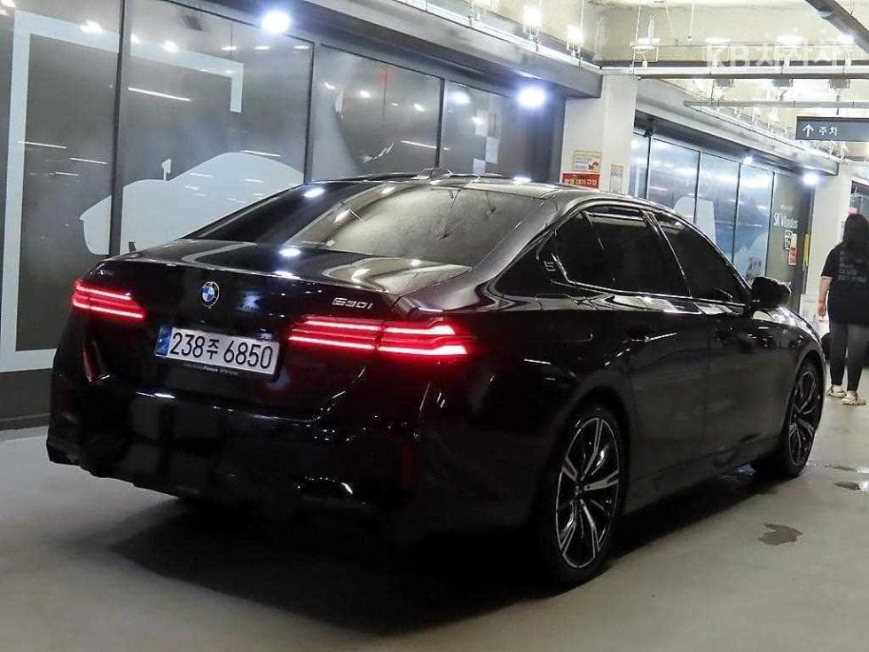 BMW New5 Series(G60)530i xDrive M Sport - 4