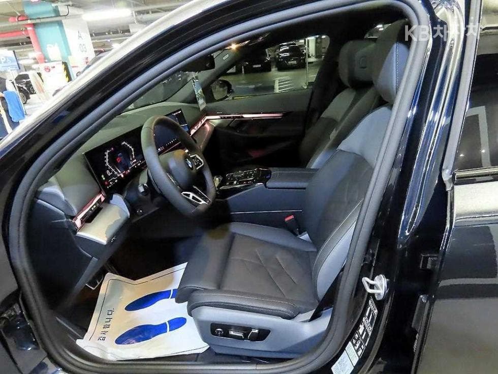 BMW New5 Series(G60)530i xDrive M Sport - 6