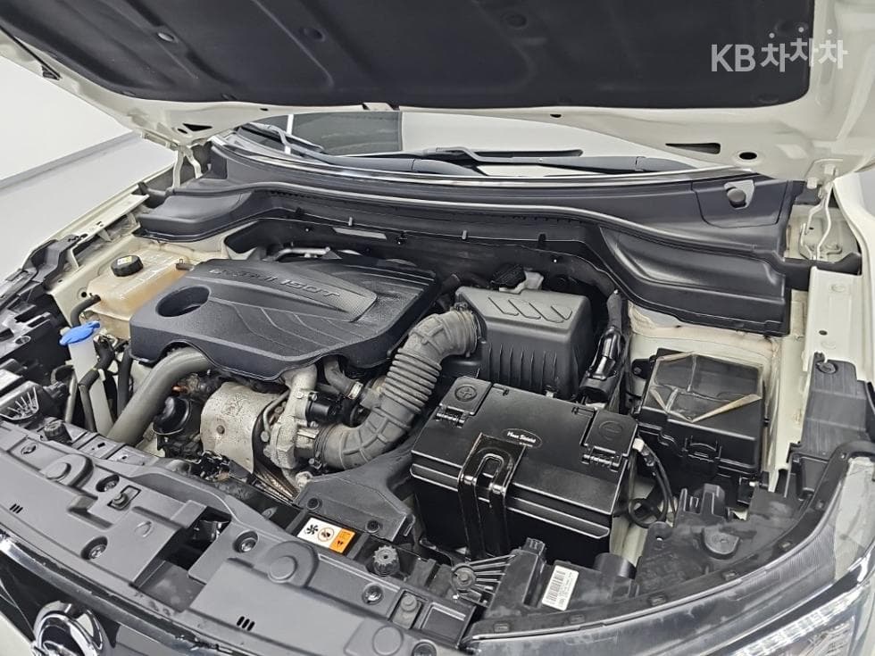 KG Mobility Very New (facelift/refresh; particularly for Tivoli) TivoliGasoline V3 2WD Standard - 5