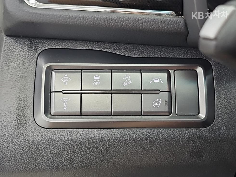 KG Mobility Very New (facelift/refresh; particularly for Tivoli) TivoliGasoline V3 2WD Standard - 16