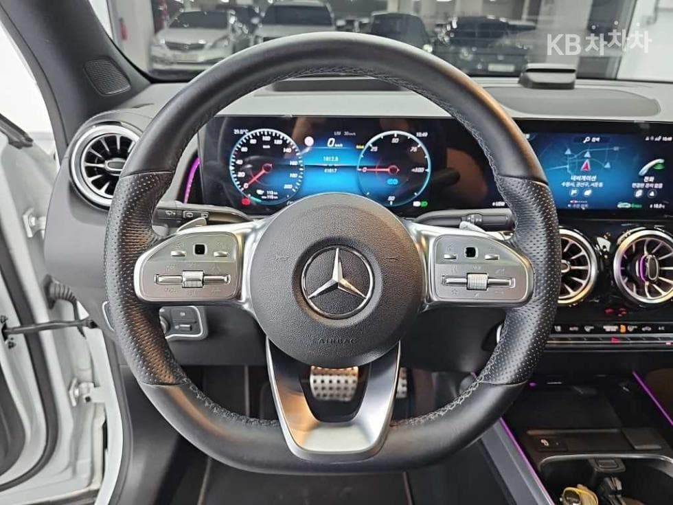 Mercedes-Benz EQB (X243)EQB 300 4Matic AMG Line - 9