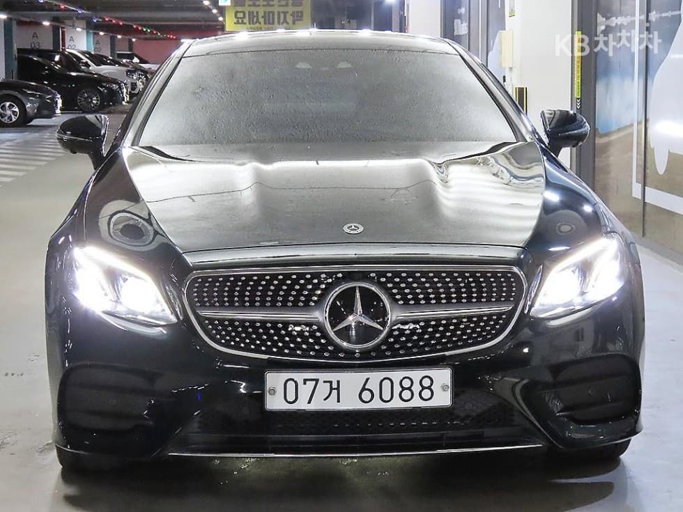 Mercedes-Benz E-Клас (W213)E450 4MATIC Coupe Стандартен - 2
