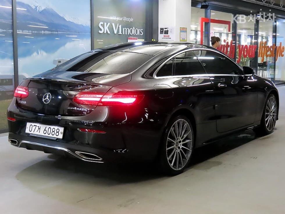Mercedes-Benz E-Клас (W213)E450 4MATIC Coupe Стандартен - 4