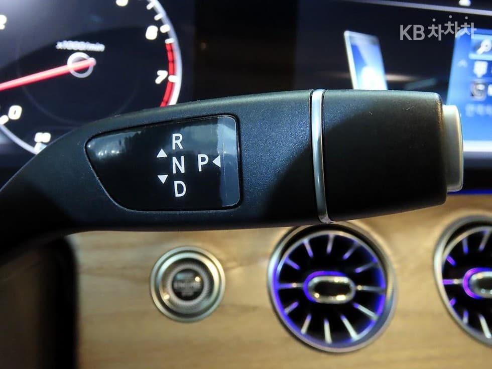 Mercedes-Benz E-Клас (W213)E450 4MATIC Coupe Стандартен - 12