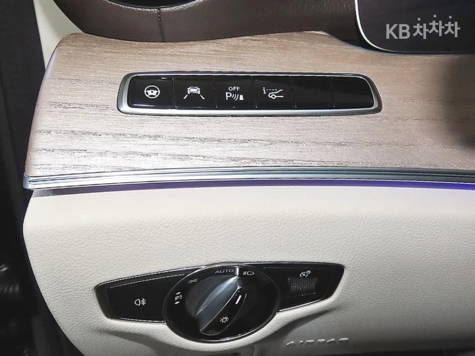 Mercedes-Benz E-Клас (W213)E450 4MATIC Coupe Стандартен - 13