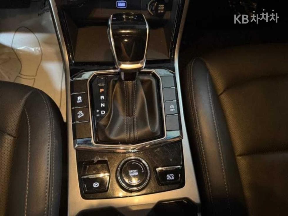 КейДжи Мобилити 뷰티플 코란도1.5 GDi Turbo 2WD C5 Plus - 12