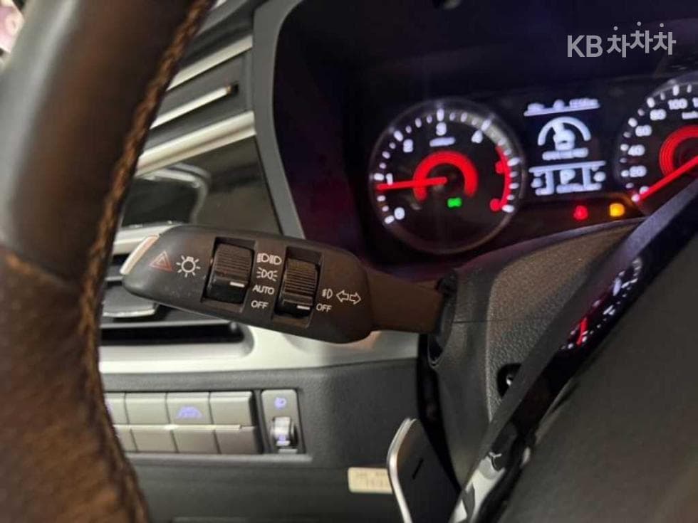 КейДжи Мобилити 뷰티플 코란도1.5 GDi Turbo 2WD C5 Plus - 13