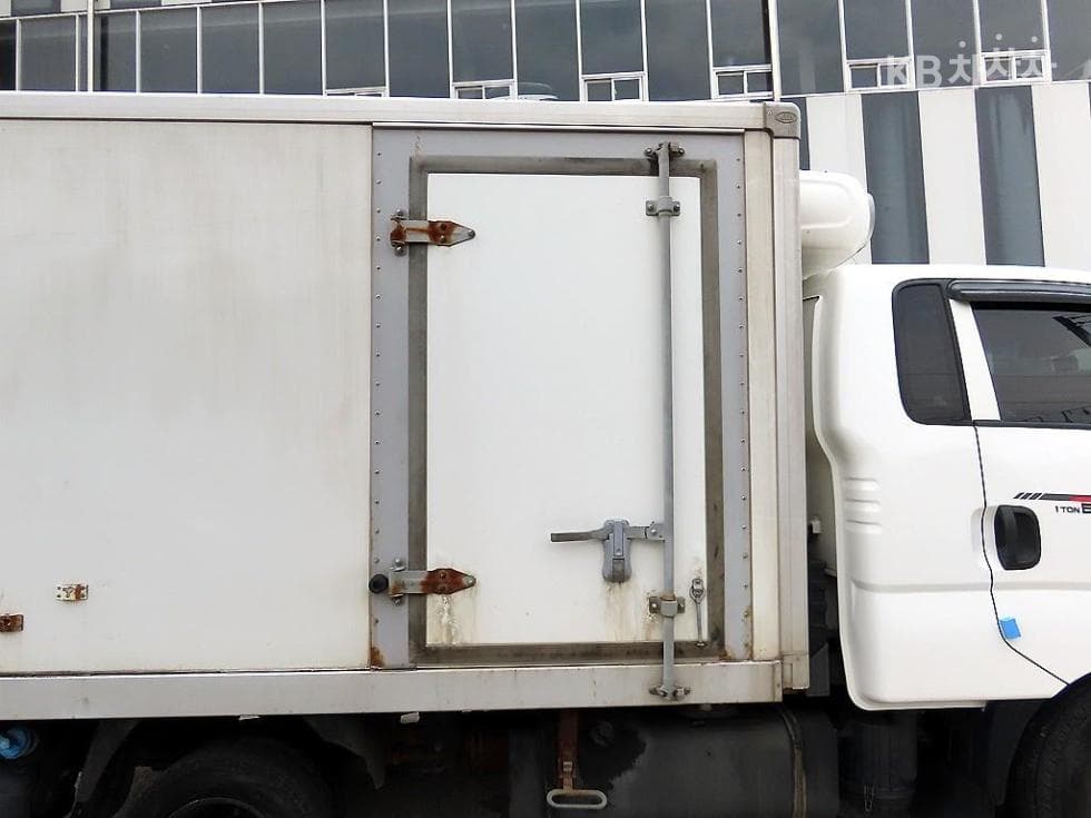 Kia The New (facelift) Bongo 3 (light truck)냉동Top (Cargo)차 1 Ton 표준형 King Cab Extra Long L - 7