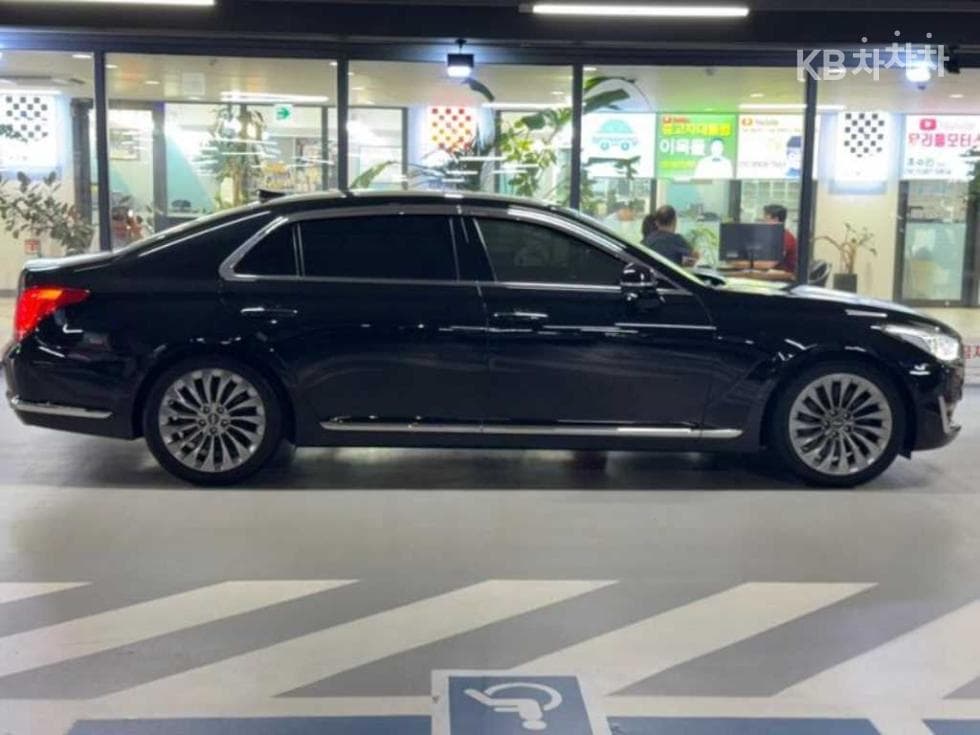 Genesis EQ9005.0 GDI AWD Prestige - 3