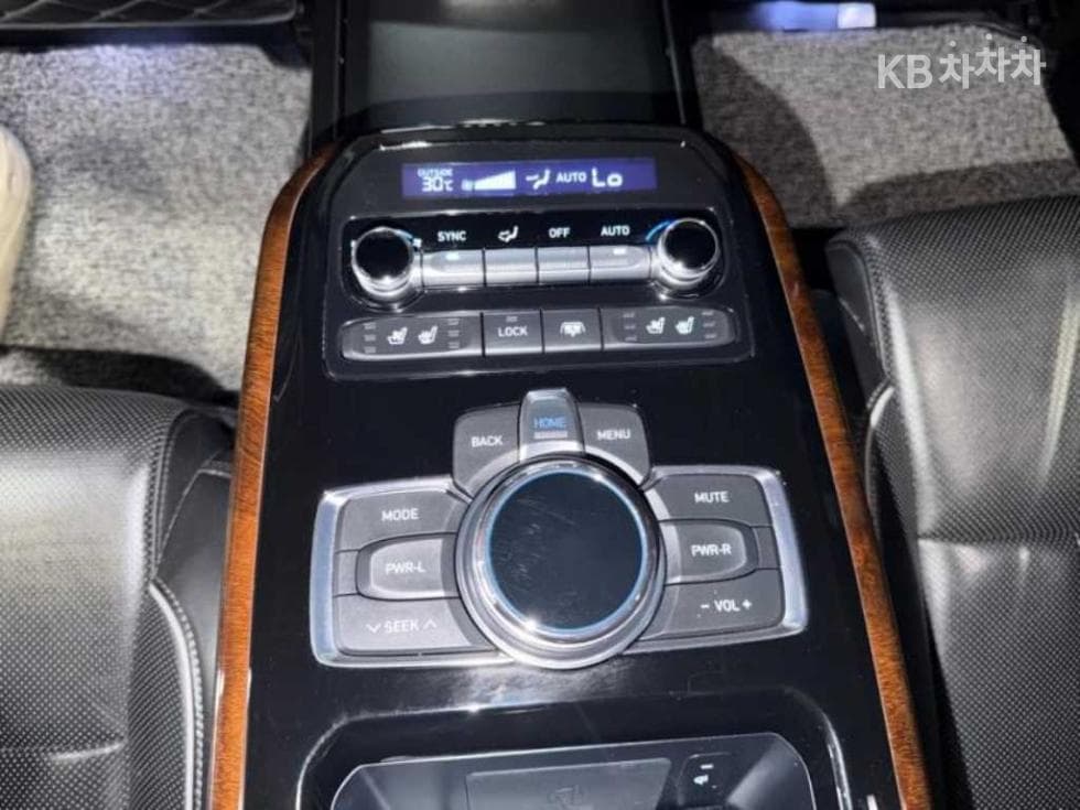 Genesis EQ9005.0 GDI AWD Prestige - 15
