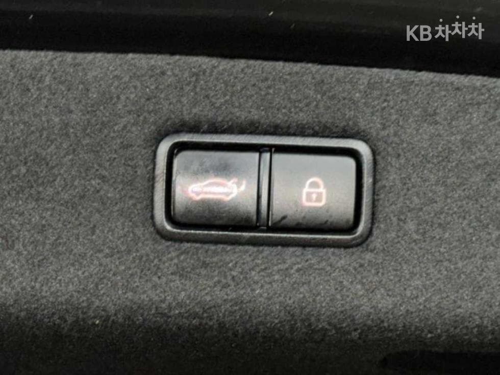 Genesis EQ9005.0 GDI AWD Prestige - 18