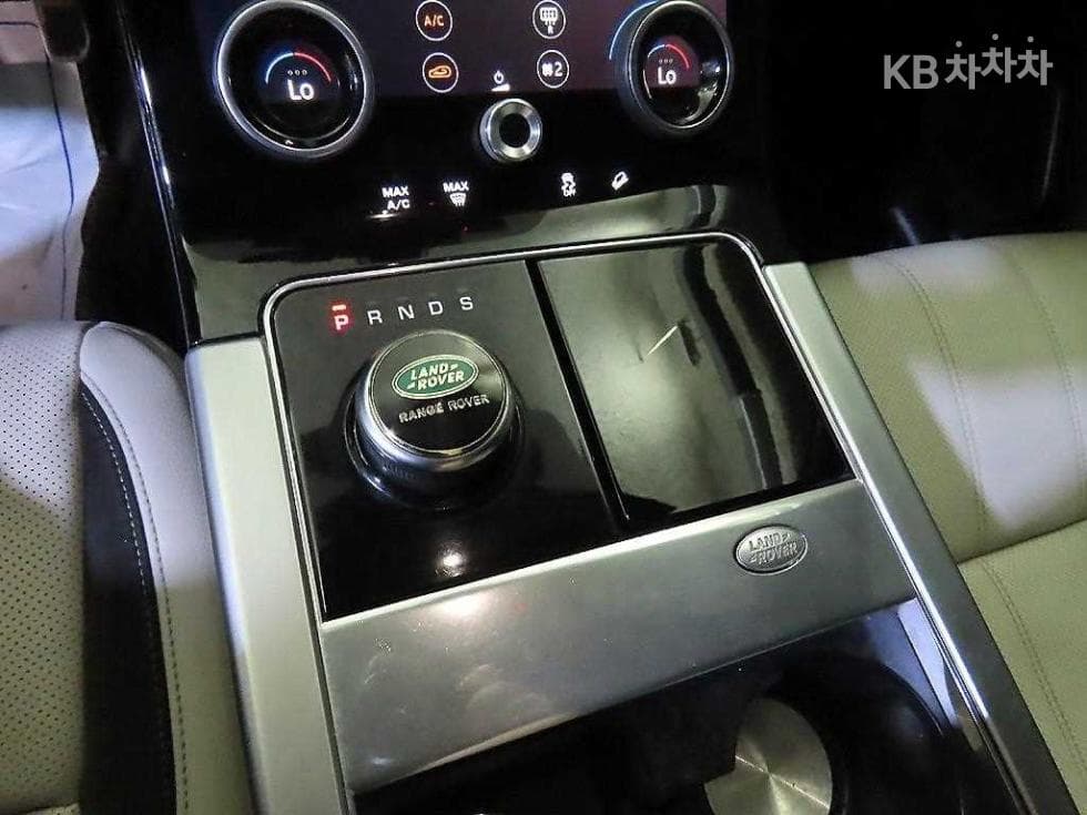 Land Rover Range Rover 벨라3.0 D300 R-Dynamic SE - 12