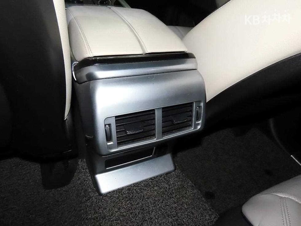 Land Rover Range Rover 벨라3.0 D300 R-Dynamic SE - 14