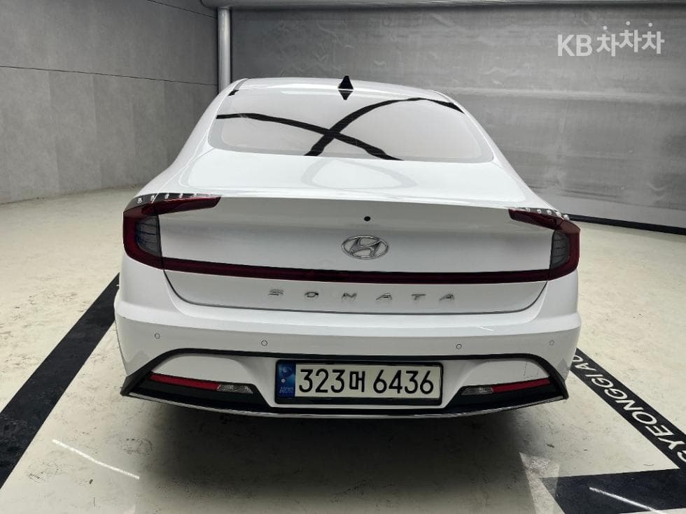 Hyundai Sonata (DN8)2.0 Premium 패밀리 - 3