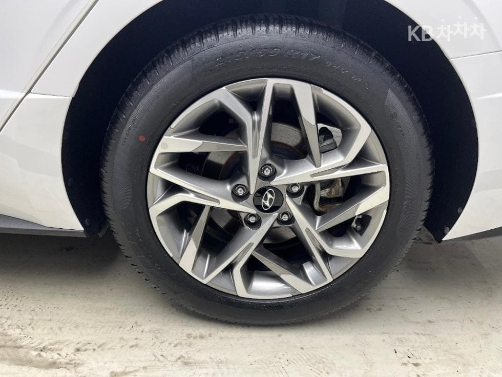 Hyundai Sonata (DN8)2.0 Premium 패밀리 - 17