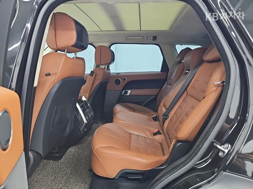 Land Rover New Range Rover Sport3.0 SDV6 Autobiography Dynamic - 12