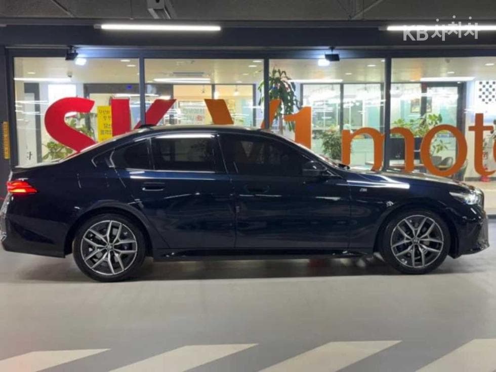 BMW New5 Series(G60)520i Standard - 3
