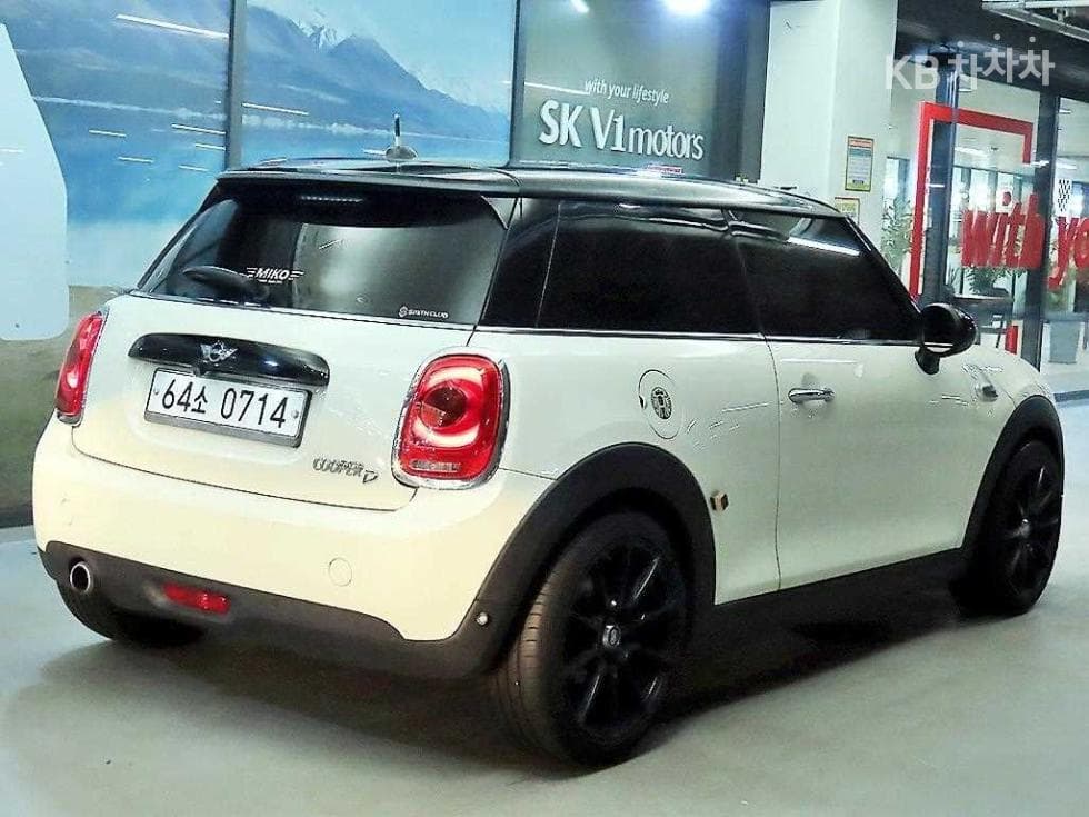 Мини Cooper 3도어D 1.5 Среден клас - 4