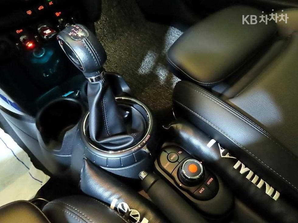 Мини Cooper 3도어D 1.5 Среден клас - 13