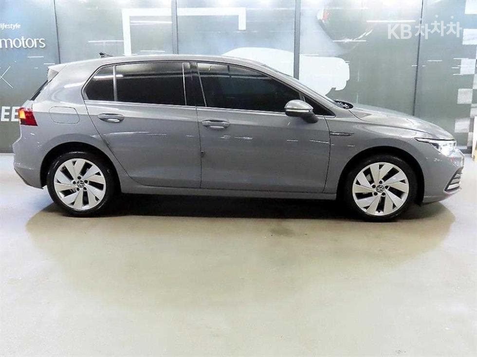 Volkswagen The Golf 8(MK8)2.0 Турбо Дизел Инжекция Premium - 3