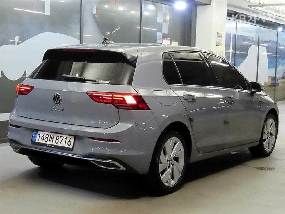 Volkswagen The Golf 8(MK8)2.0 Турбо Дизел Инжекция Premium - 4