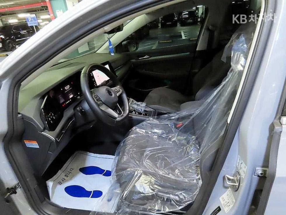 Volkswagen The Golf 8(MK8)2.0 Турбо Дизел Инжекция Premium - 6