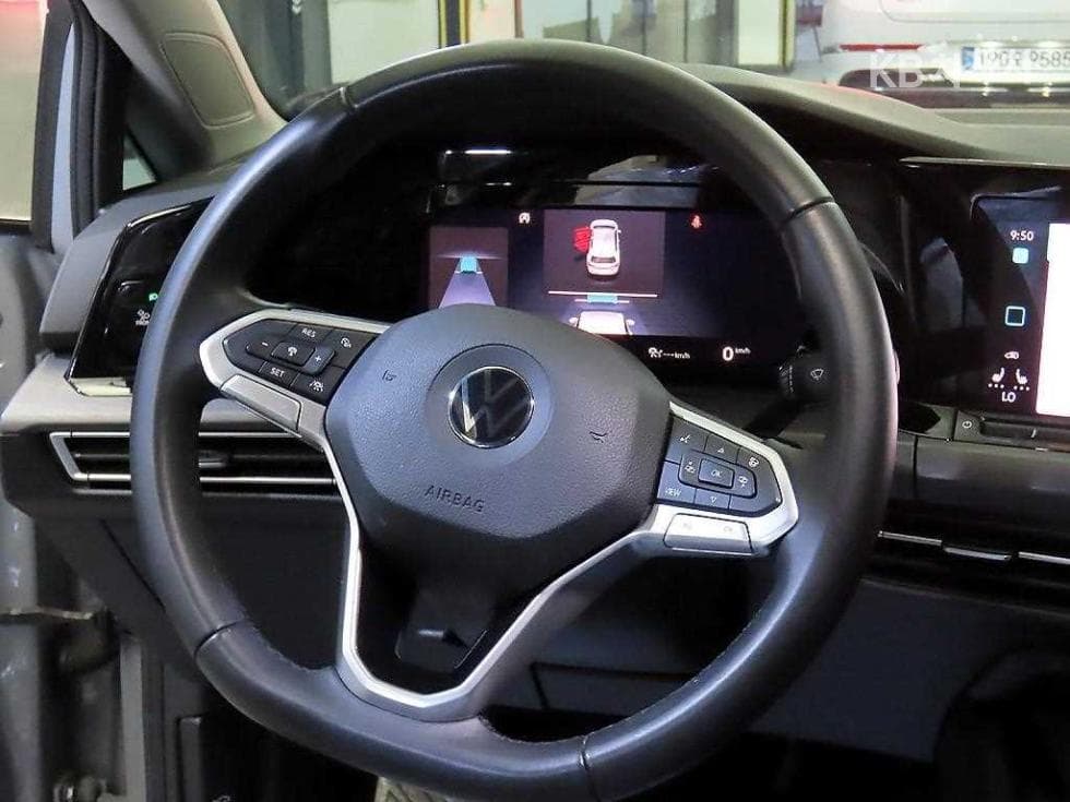 Volkswagen The Golf 8(MK8)2.0 Турбо Дизел Инжекция Premium - 8