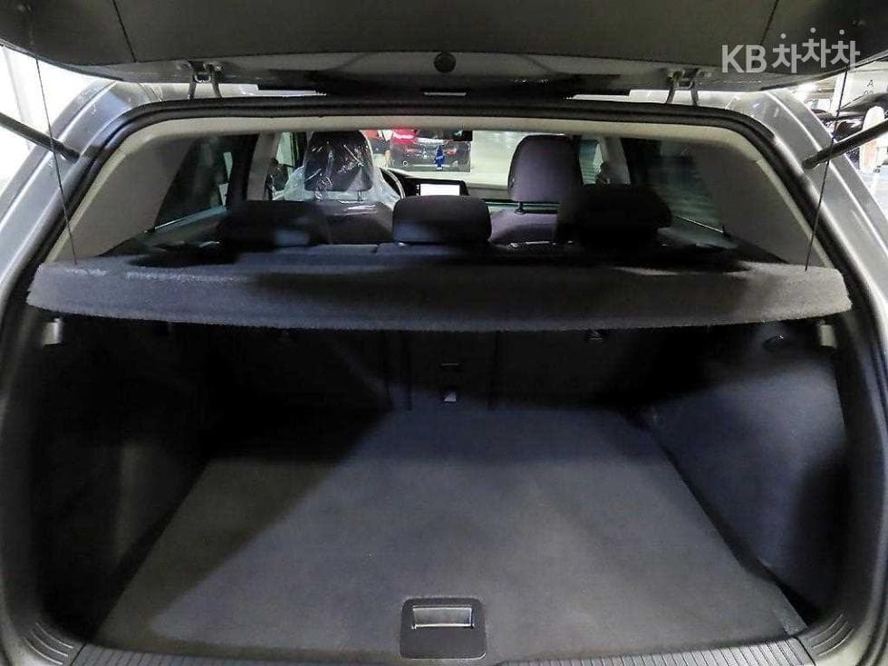 Volkswagen The Golf 8(MK8)2.0 Турбо Дизел Инжекция Premium - 18