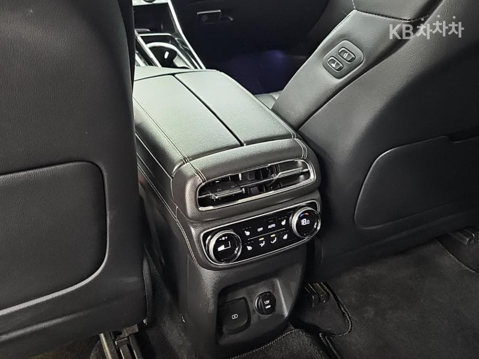 Genesis GV802.5 Turbo Gasoline AWD - 13