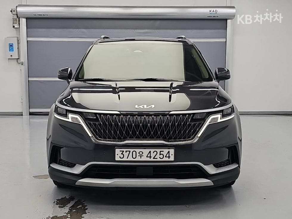 Kia Carnival 4th generationD2.2 9-seater Prestige - 2