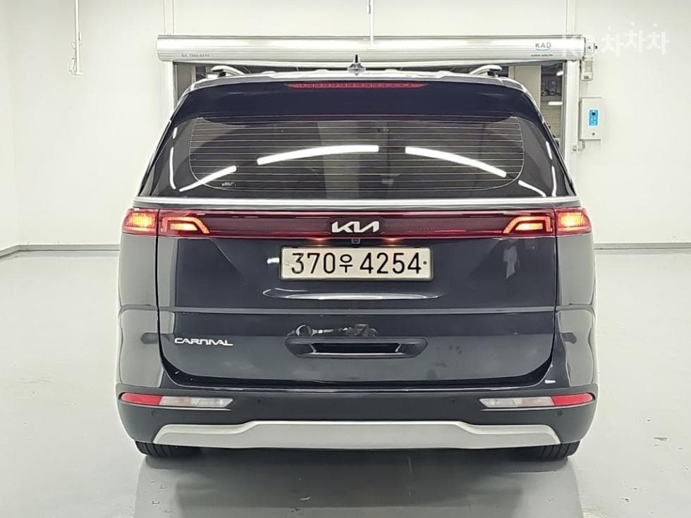 Kia Carnival 4th generationD2.2 9-seater Prestige - 3