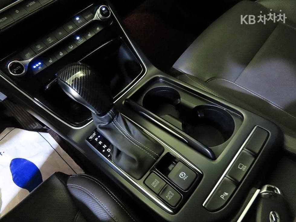 Хюндай Grandeur (Azera)IG2.4 Premium Стандартен - 12
