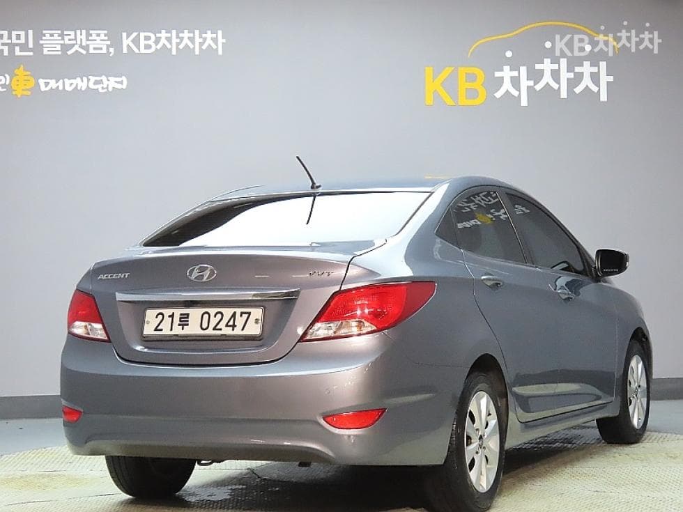 Хюндай Акцент(신형)1.4 VVT Modern - 2