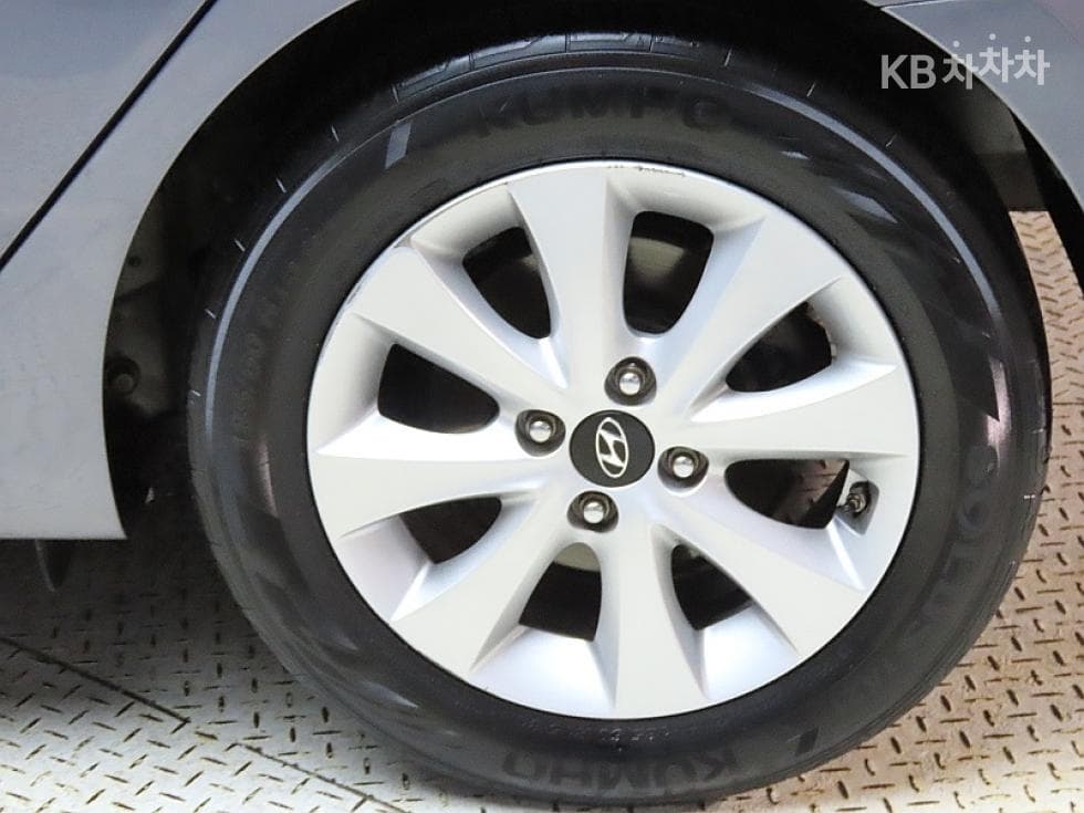 Хюндай Акцент(신형)1.4 VVT Modern - 20