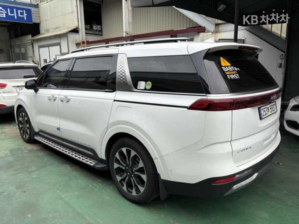 Kia Carnival 4th generationG3.5 GDI 9-seater Signature - 3
