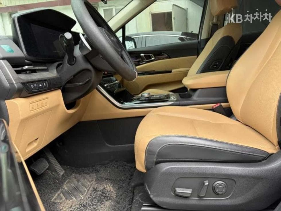 Kia Carnival 4th generationG3.5 GDI 9-seater Signature - 5