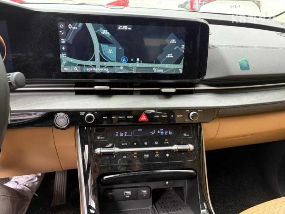 Kia Carnival 4th generationG3.5 GDI 9-seater Signature - 7