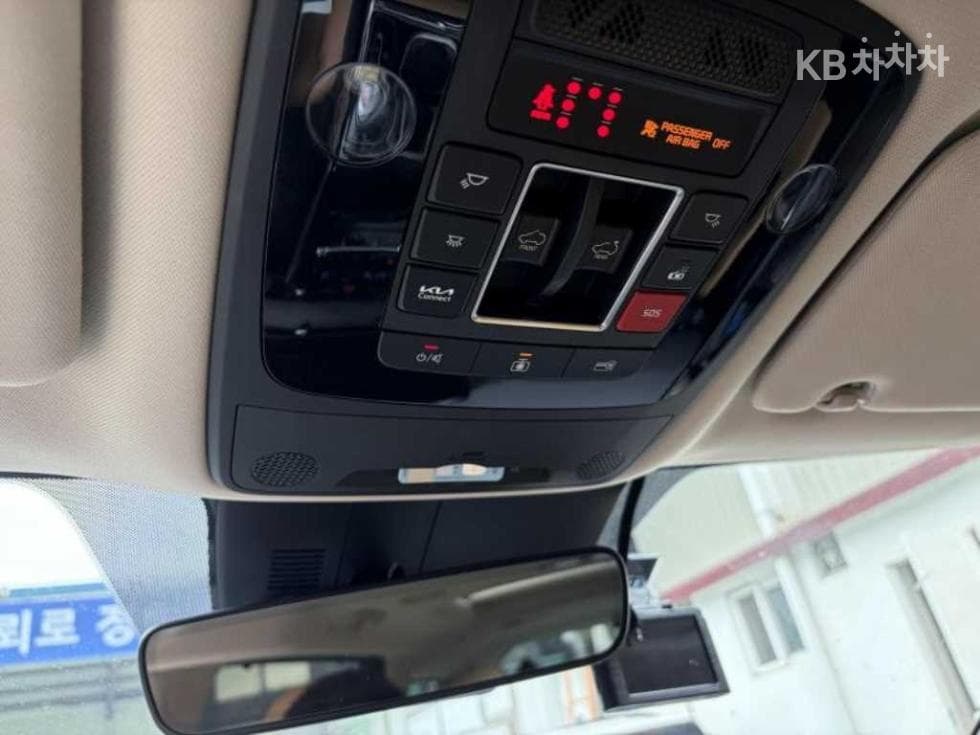 Kia Carnival 4th generationG3.5 GDI 9-seater Signature - 11