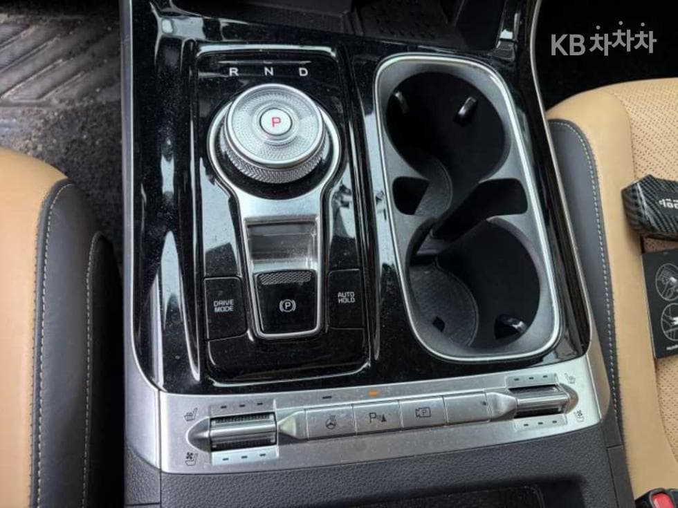 Kia Carnival 4th generationG3.5 GDI 9-seater Signature - 12