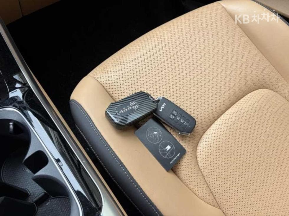 Kia Carnival 4th generationG3.5 GDI 9-seater Signature - 16
